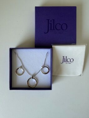 CIRCLE OF LIFE DIAMOND NECKLACE
& EARRINGS SET -Jilco